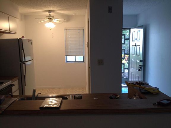 3rd image of 14905 Wedgefield Dr APT 103