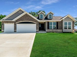 721 Ramblewood Cir, Wentzville, MO 63385