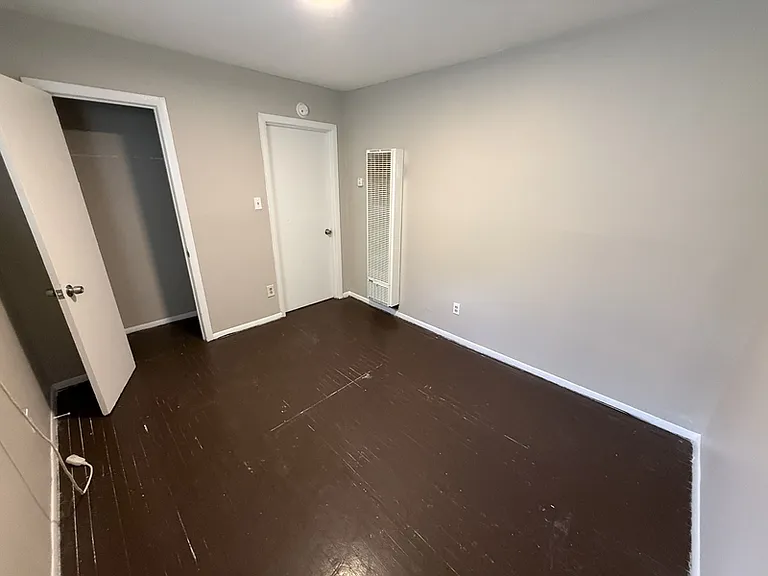 2086 Hubert Ave #5 — Photo 17