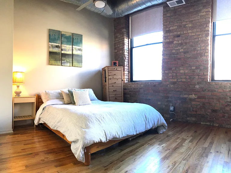 1751 N Western Ave #202 — Photo 6