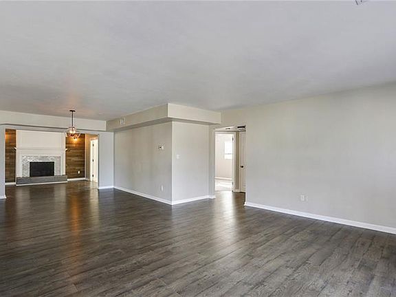 4th image of 1857 East Dr