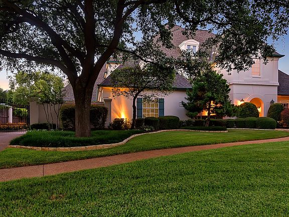 3rd image of 608 Aberdeen Way