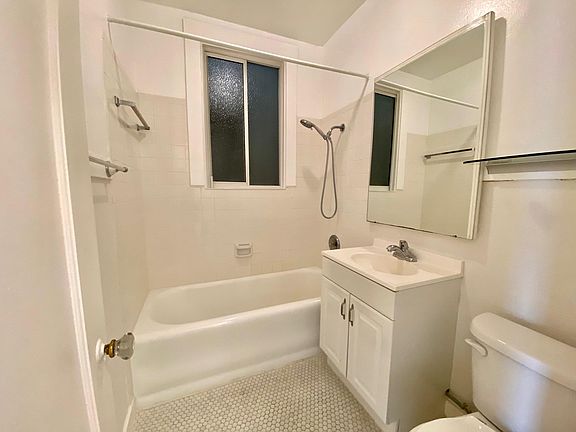2nd image of 2665 Franklin St APT 11