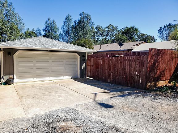 2nd image of 1011 North Blvd