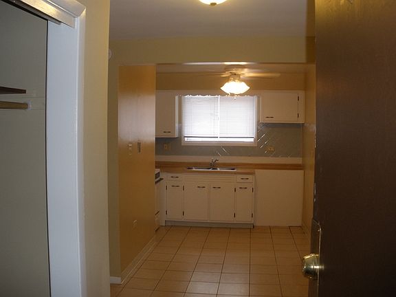 5th image of 1213 N 34th Ave APT 09