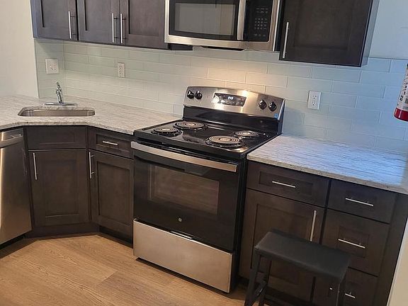 3rd image of 1386 Haddon Ave