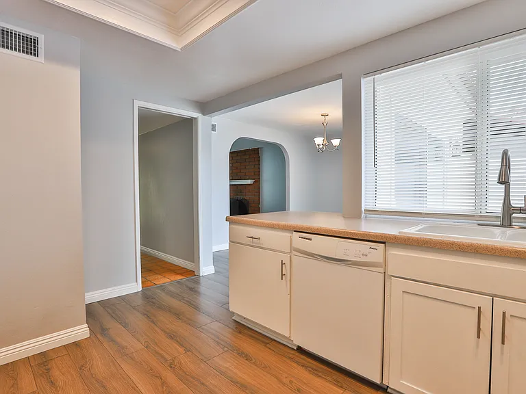 309 W Kelly Ave #A — Photo 16