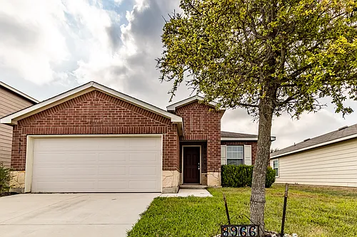 8966 Oakwood Park Photo 1