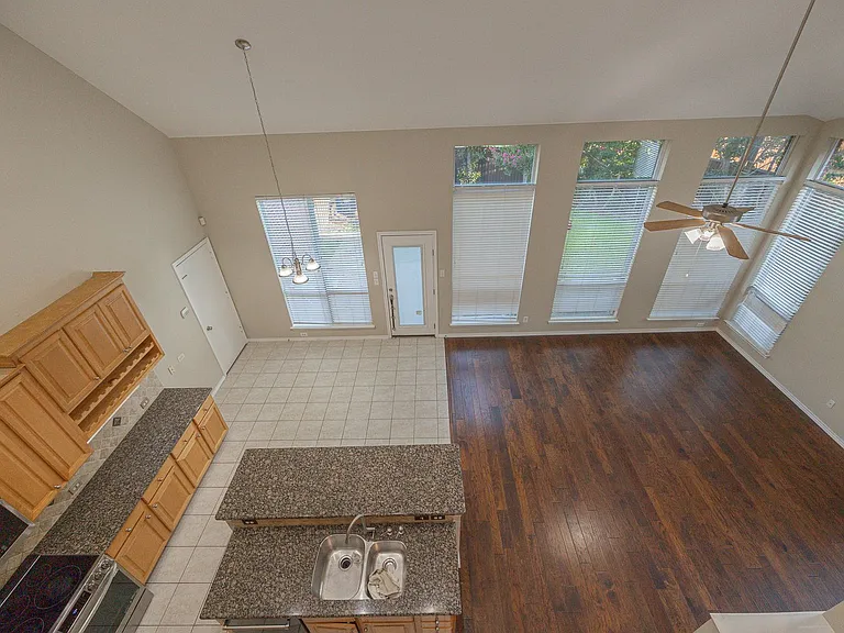 2404 Heather Glen Dr — Photo 36