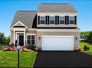 2322 Water Garden Dr, Hanover, PA 17331