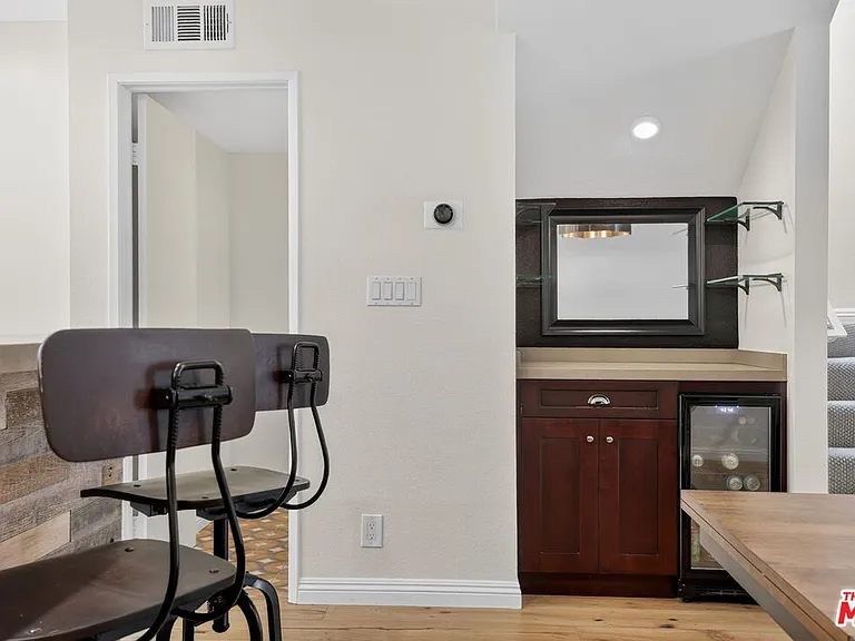 8611 Burton Way #4 — Photo 23