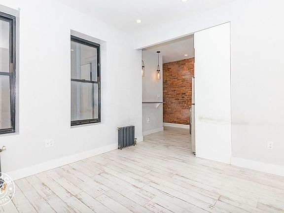 5th image of 75 Varet St #35