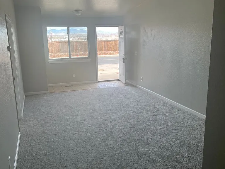 7370 Kearney St — Photo 4