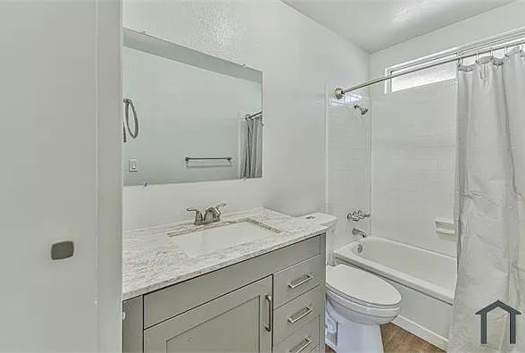 290 Pennsylvania Dr #3 — Photo 8