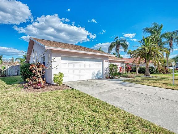3rd image of 6540 Waterford Cir