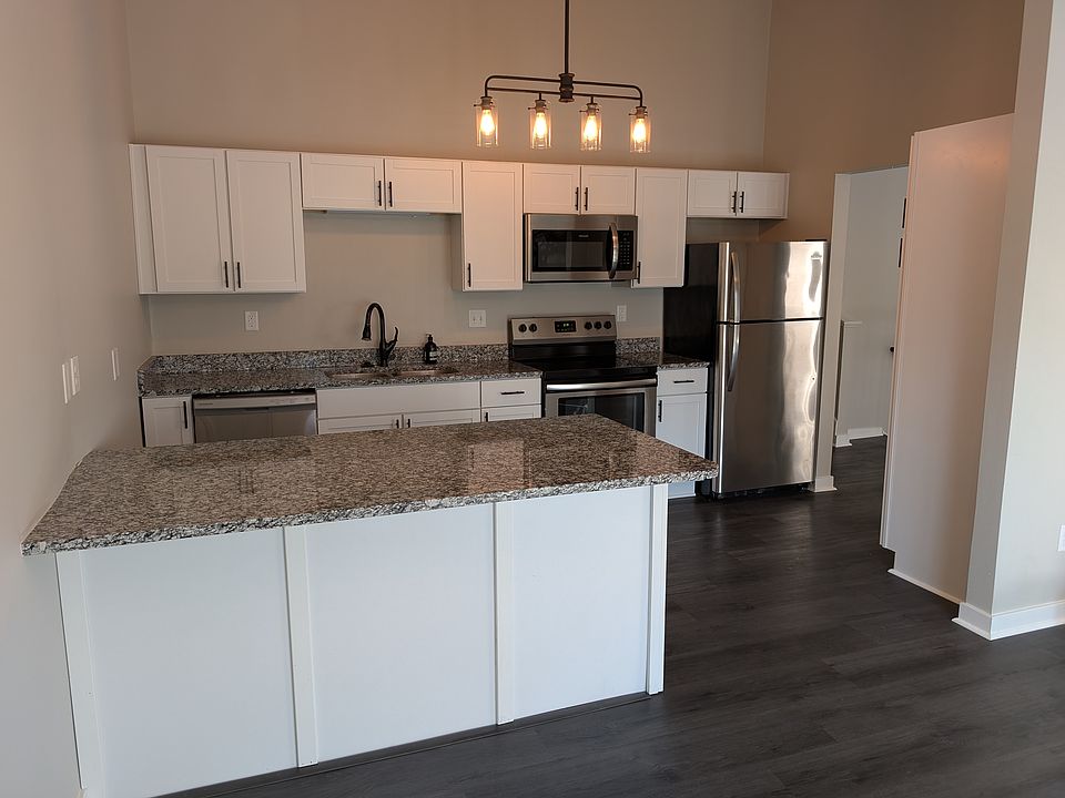 1st image of 3210 39th Ave NE #3210