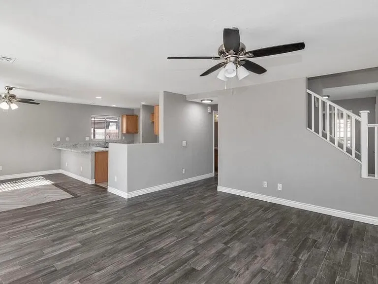 23949 W Hadley St — Photo 4