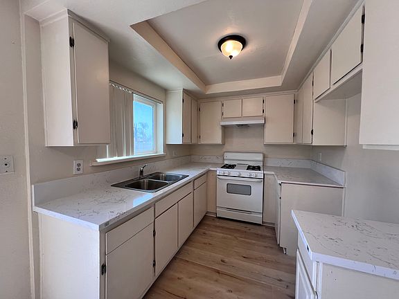 5th image of 1637 S Laurel Ave APT 12