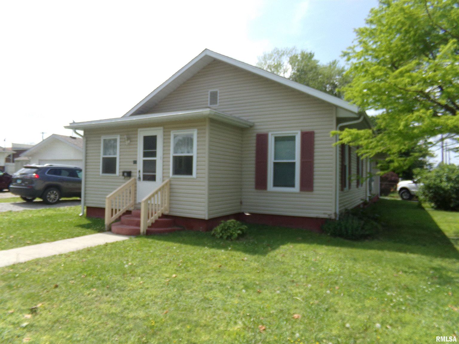 105 Elm St, Zeigler, IL 62999 Zillow