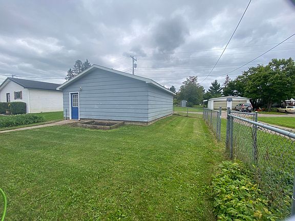 4th image of 1510 Davitt St