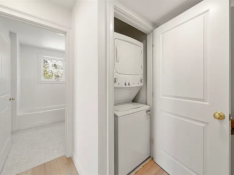 6 Honora Ln — Photo 12