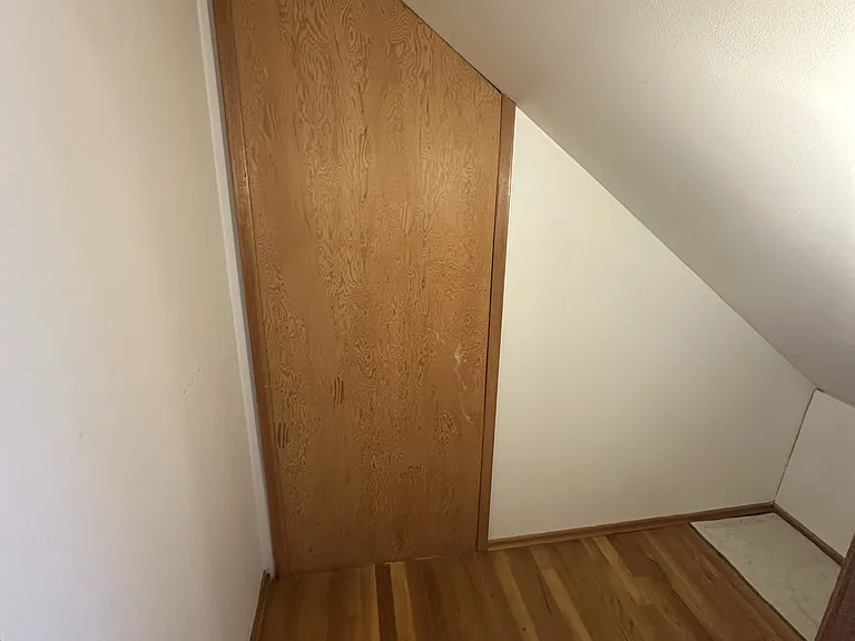 Extra bedroom storage space.