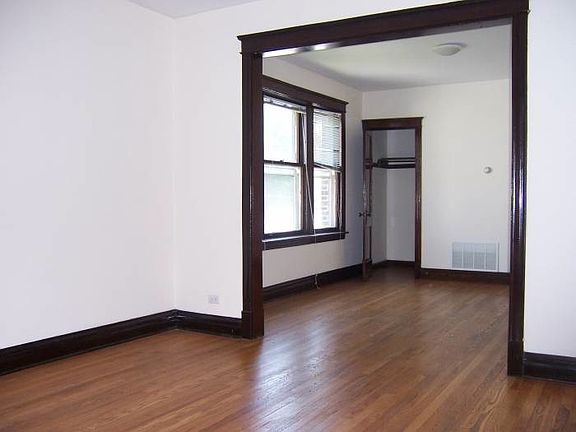 LIVING/DINING