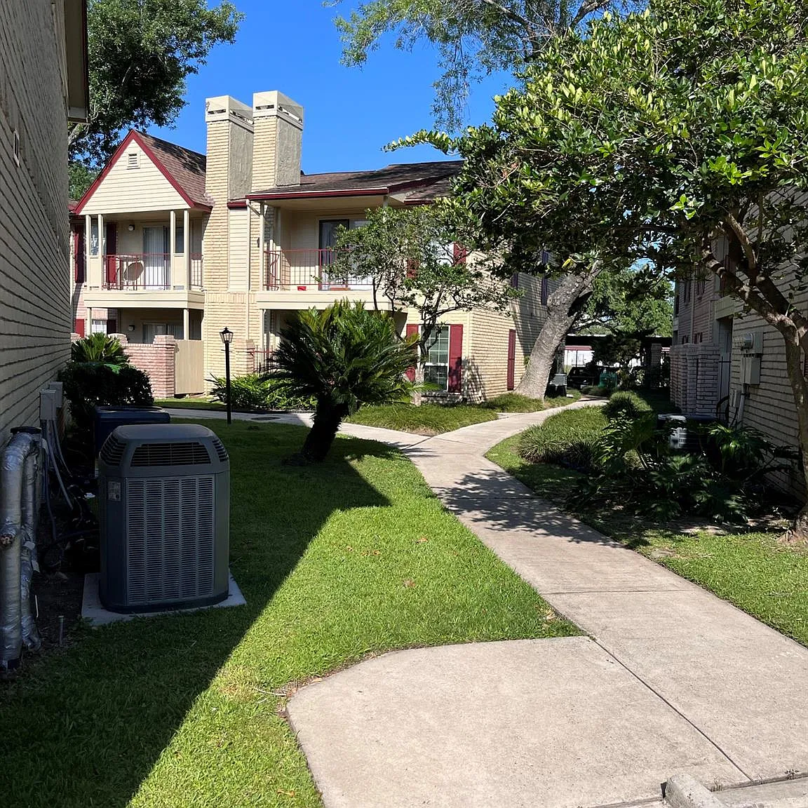 1 bed, 1.0 bath, 588 sqft, $1,100 — Photo 3