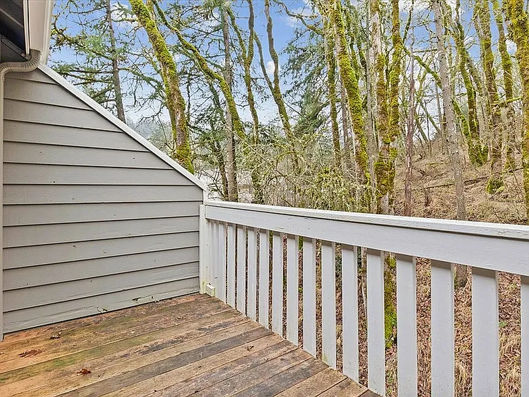 Witham Village Apartments - Corvallis Oregon - Patio & Balcony