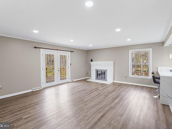 5th image of 42 Beaver Lodge Rd