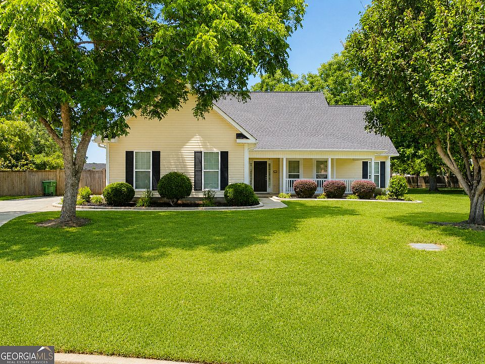 1st image of 262 Grove Ln