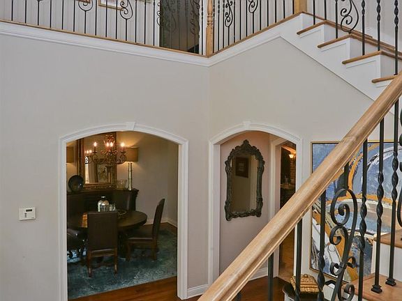 3rd image of 1005 Aldredge Cir