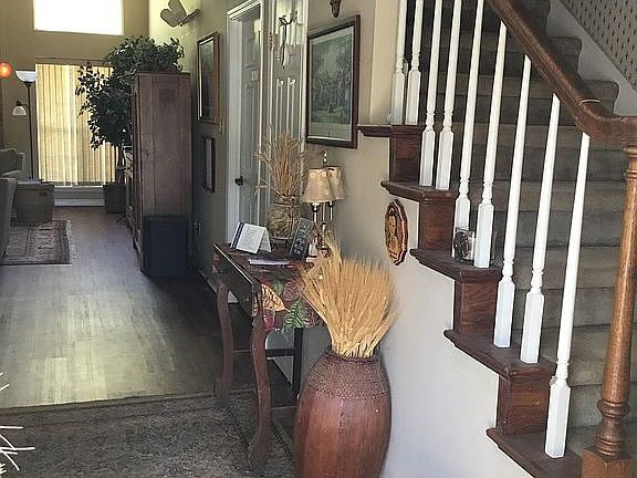 Entry/ staircase