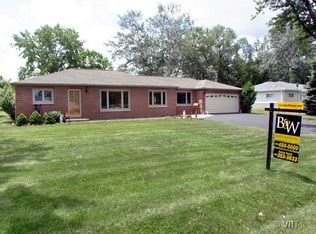 465 Hawthorn Ln, Hoffman Estates, IL 60169