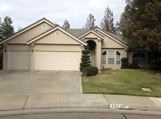 15718 Oak Dr, Kerman, CA 93630