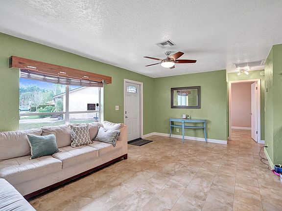 3rd image of 4878 Spartacus Drive