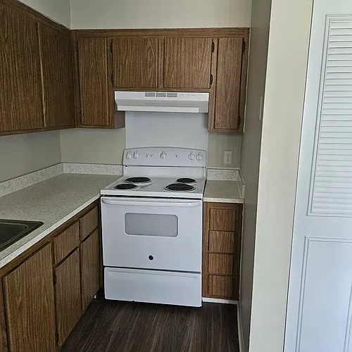 PARKHILL TERRACE APARTMENTS Photo 1