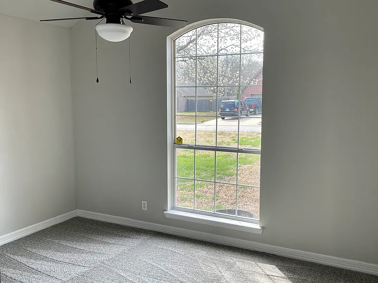 25605 Briar Dr — Photo 6