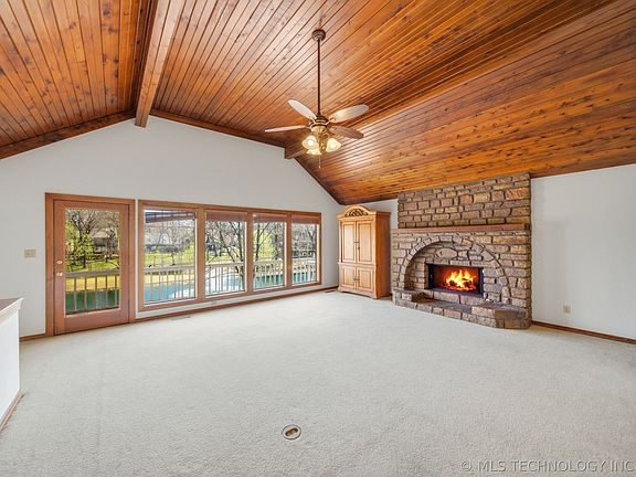 5th image of 9513 S Lakewood Ave E