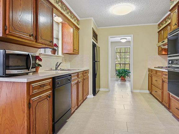 5th image of 15424 Banyanwood Ave