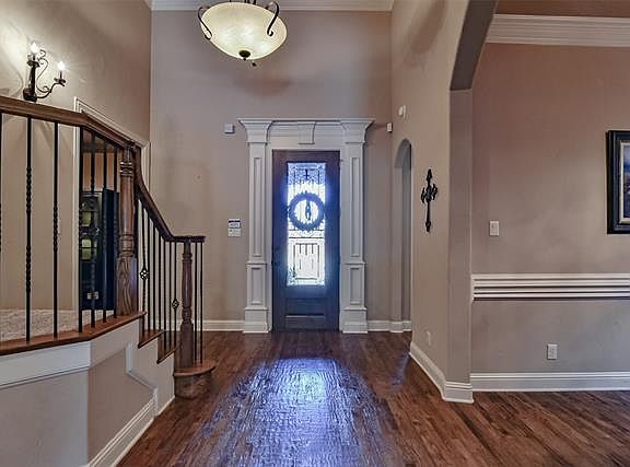 5th image of 8204 Oak Knoll Dr
