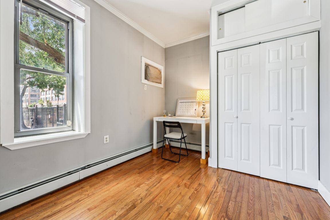10th St-S2207-017.jpg