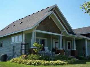 815 Prairie Meadows Dr, Hudson, WI 54016