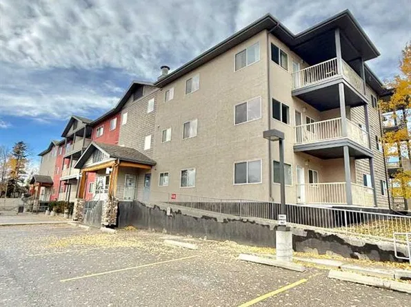 109 NE Seabolt Dr #202, Hinton, AB T7V 1K2