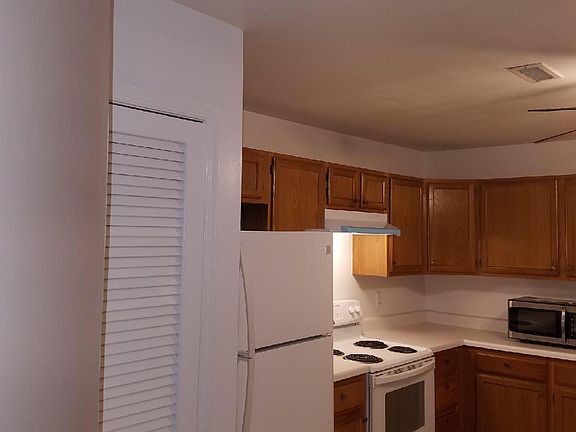 5th image of 4111 Hunters Hill Cir #4111