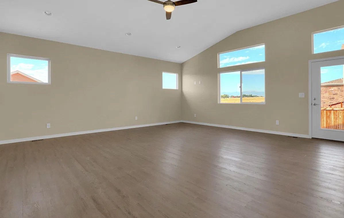 3 bed, 1696 sqft, $2,195 — Photo 2