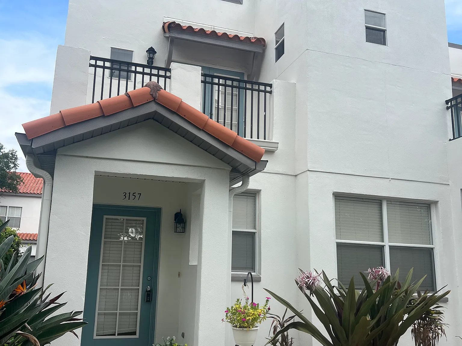 3 bed, 2.5 bath, 1715 sqft, $3,750 — Photo 1