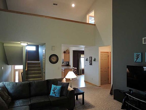 3rd image of 2426 Catskill Ct
