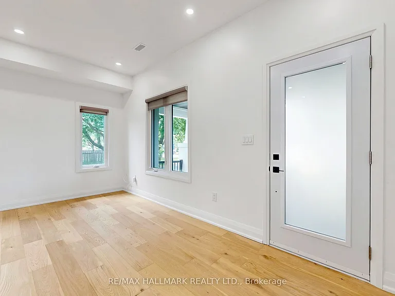 2205 Victoria Park Ave #MAIN — Photo 3