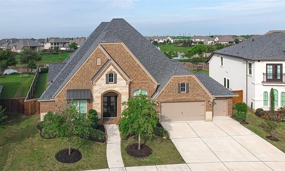 1st image of 2907 Crawford Dr